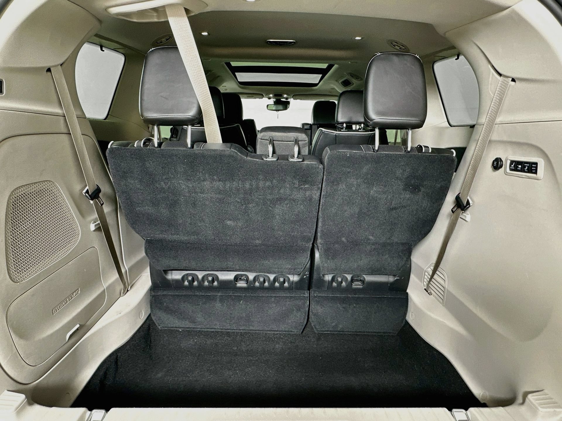 Used 2023 Chrysler Pacifica Limited w/ Uconnect Theater Family Group AWD/4WD image 27