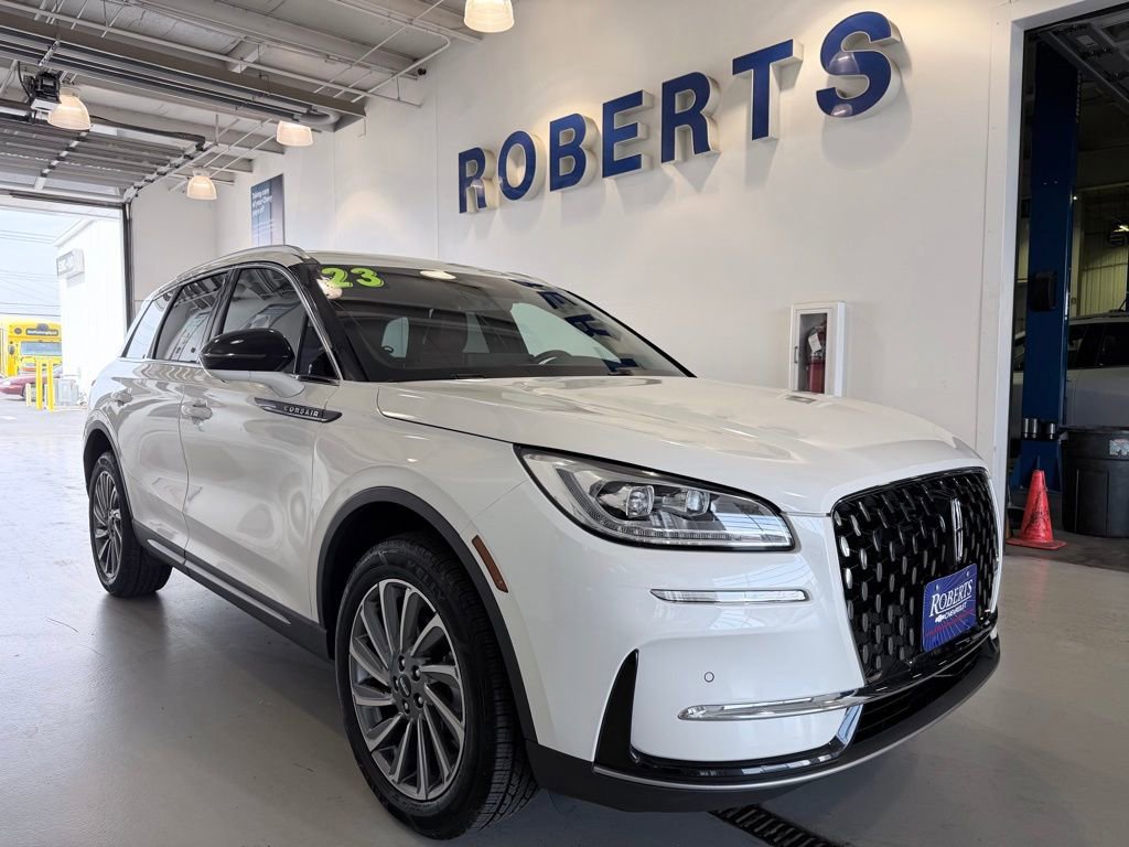 Used 2023 Lincoln Corsair Reserve w/ Equipment Group 201A image 2