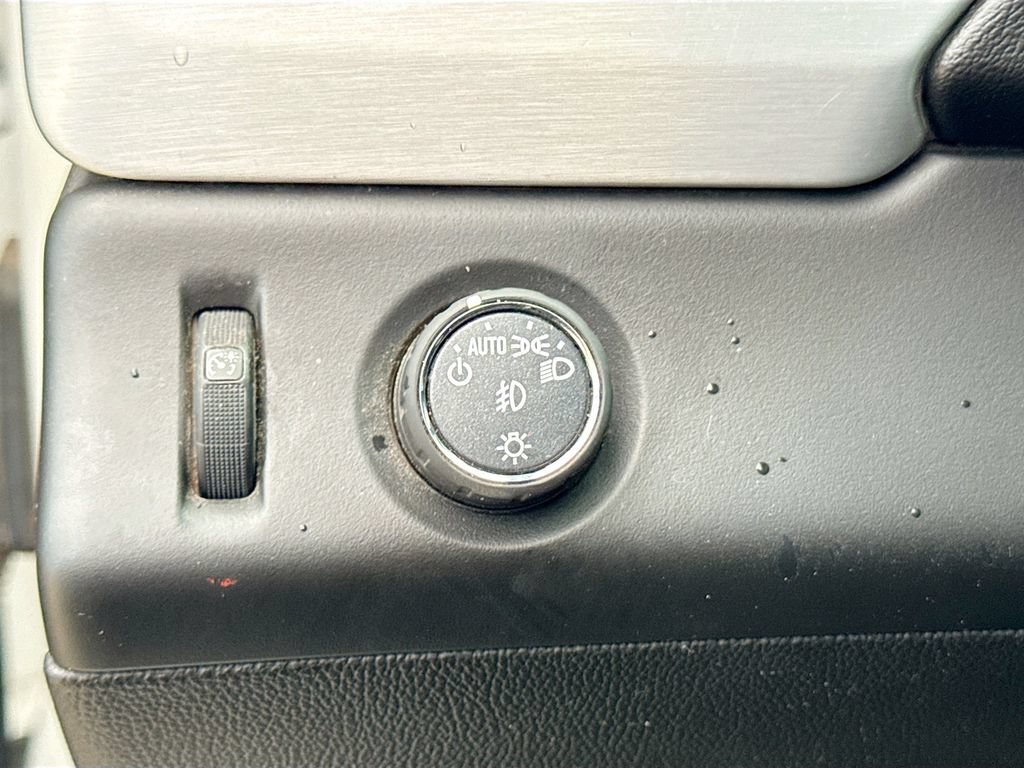 Used 2015 GMC Yukon SLE RWD image 9