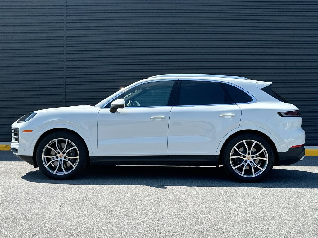 Certified 2026 Porsche Cayenne AWD/4WD image 2