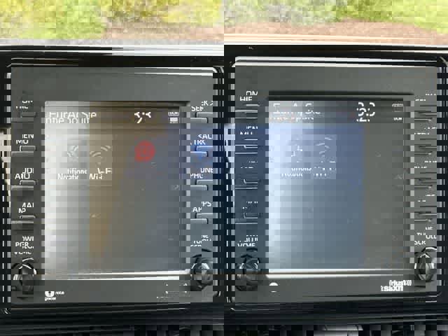 Used 2021 Toyota RAV4 XLE image 12