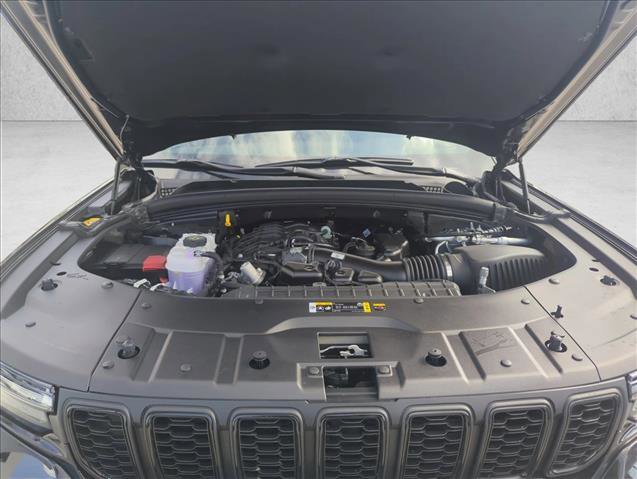 New 2025 Jeep Grand Cherokee Altitude image 15