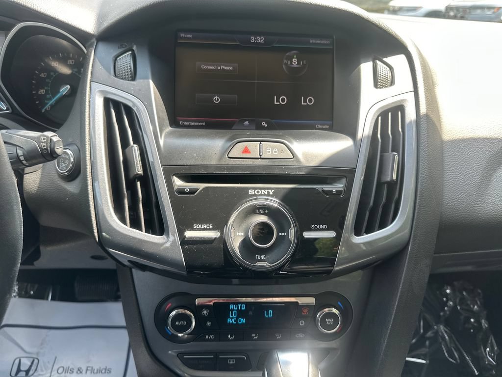Used 2014 Ford Focus Titanium FWD image 23