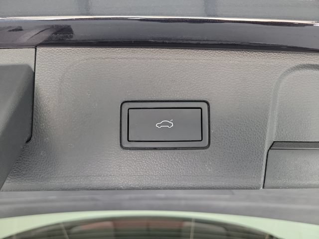 Used 2024 Volkswagen Atlas SE FWD image 11