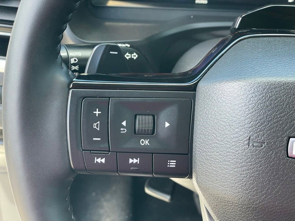 Certified 2025 Nissan Rogue SL w/ Tech Package AWD/4WD image 18