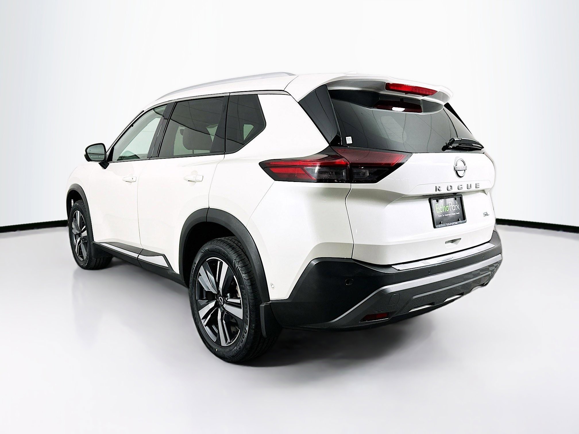 Used 2023 Nissan Rogue SL w/ SL Premium Package image 5