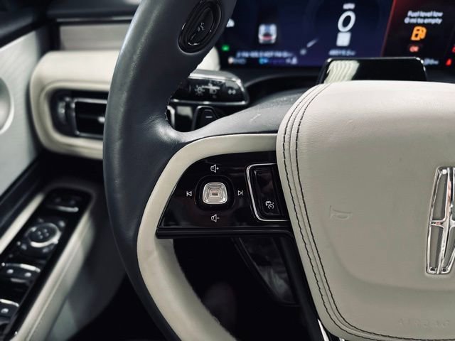 Used 2025 Lincoln Aviator Reserve w/ Equipment Group 201A image 30