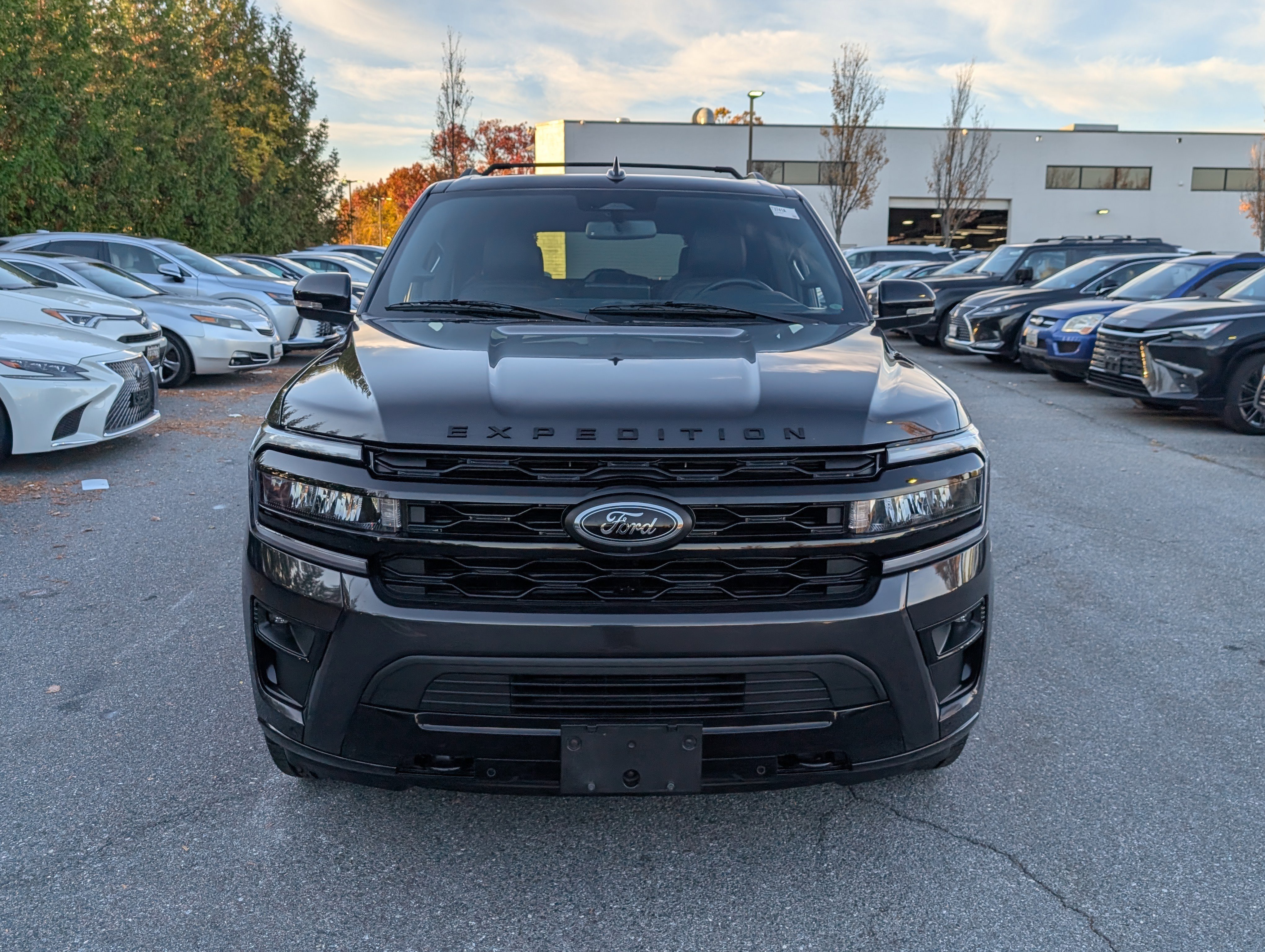 Used 2022 Ford Expedition Max Limited image 8