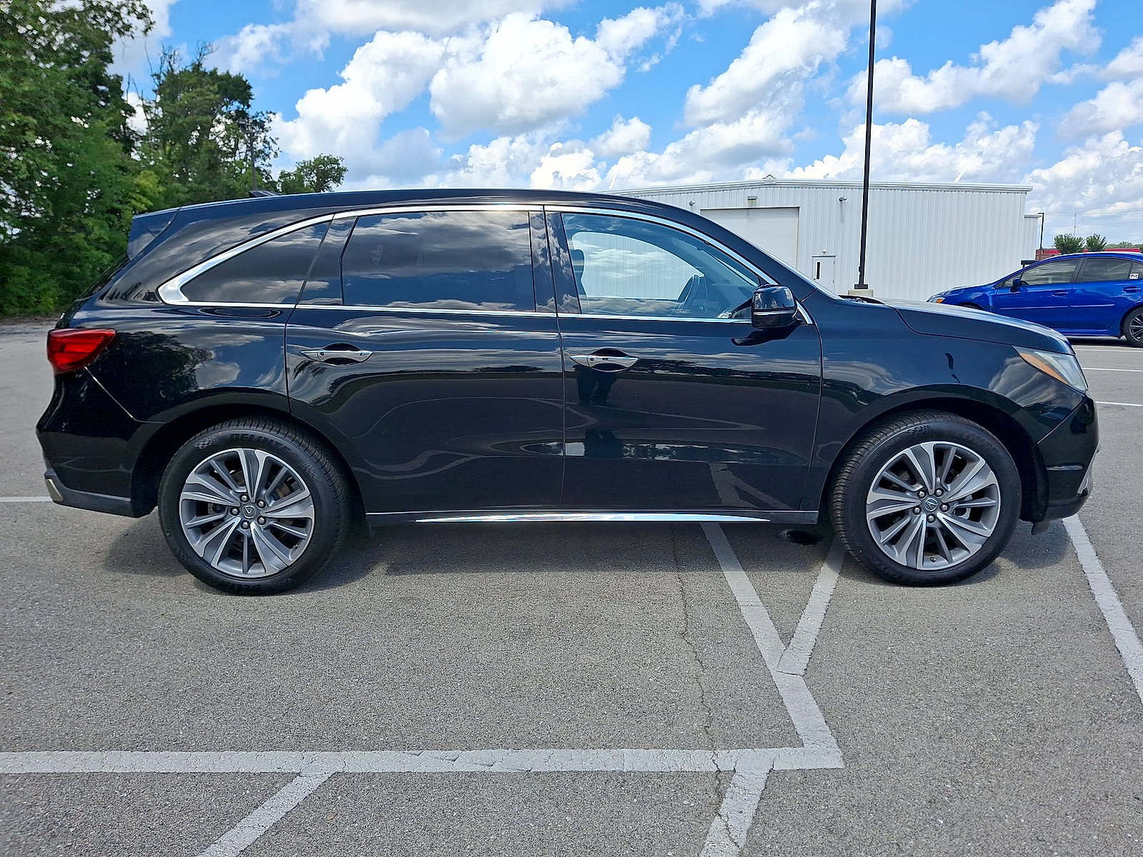 Used 2017 Acura MDX w/ Technology Package AWD/4WD image 26