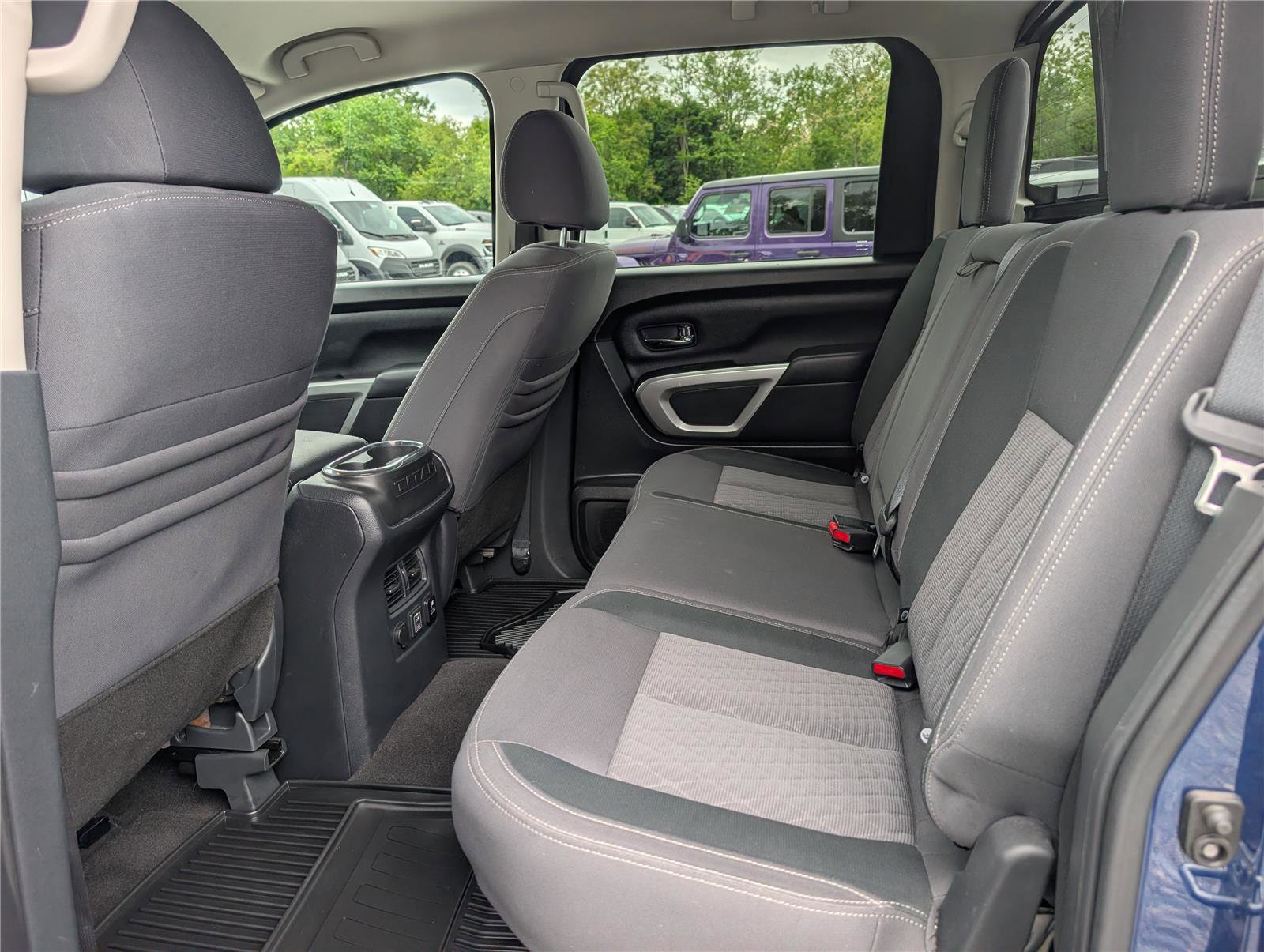 Used 2020 Nissan Titan SV w/ SV Convenience Package AWD/4WD image 13
