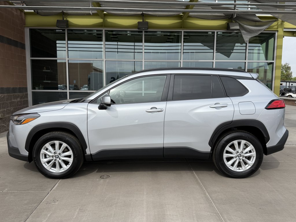 Used 2023 Toyota Corolla Cross LE AWD/4WD image 7