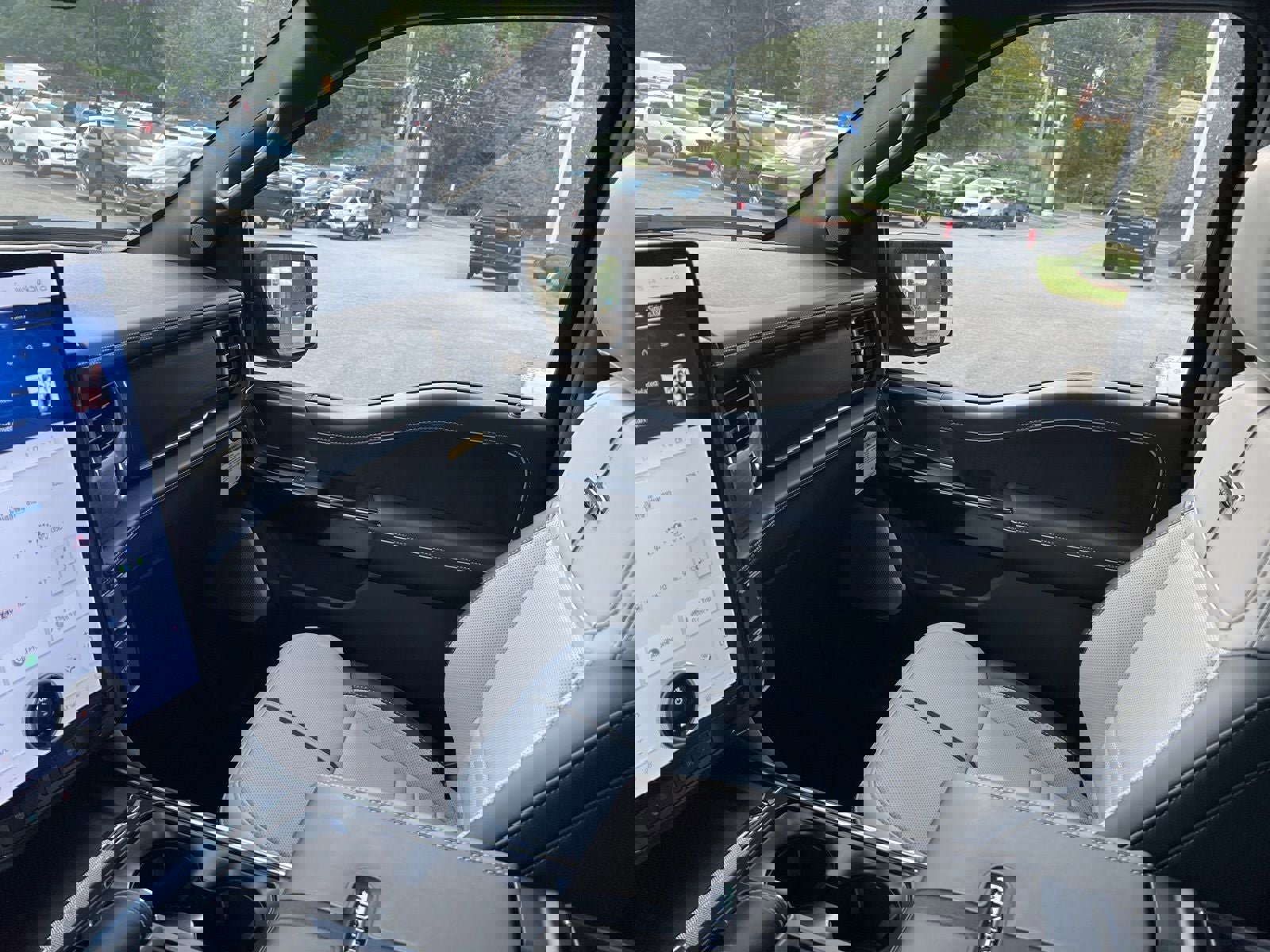 New 2025 Ford F150 Lightning Platinum image 39