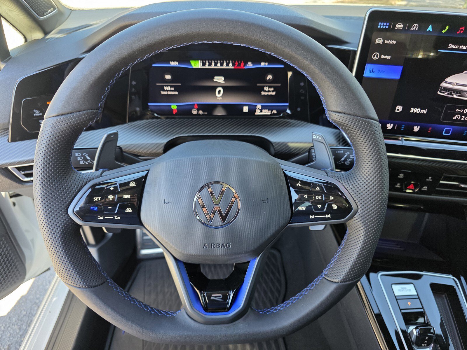 Used 2025 Volkswagen Golf R Black Edition image 17