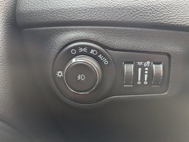 Used 2020 Jeep Compass Latitude image 21