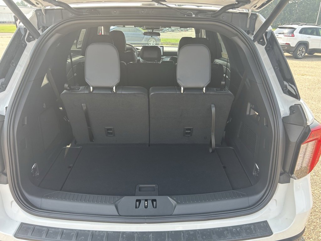 New 2025 Ford Explorer ST-Line w/ ST-Line Street Pack image 19