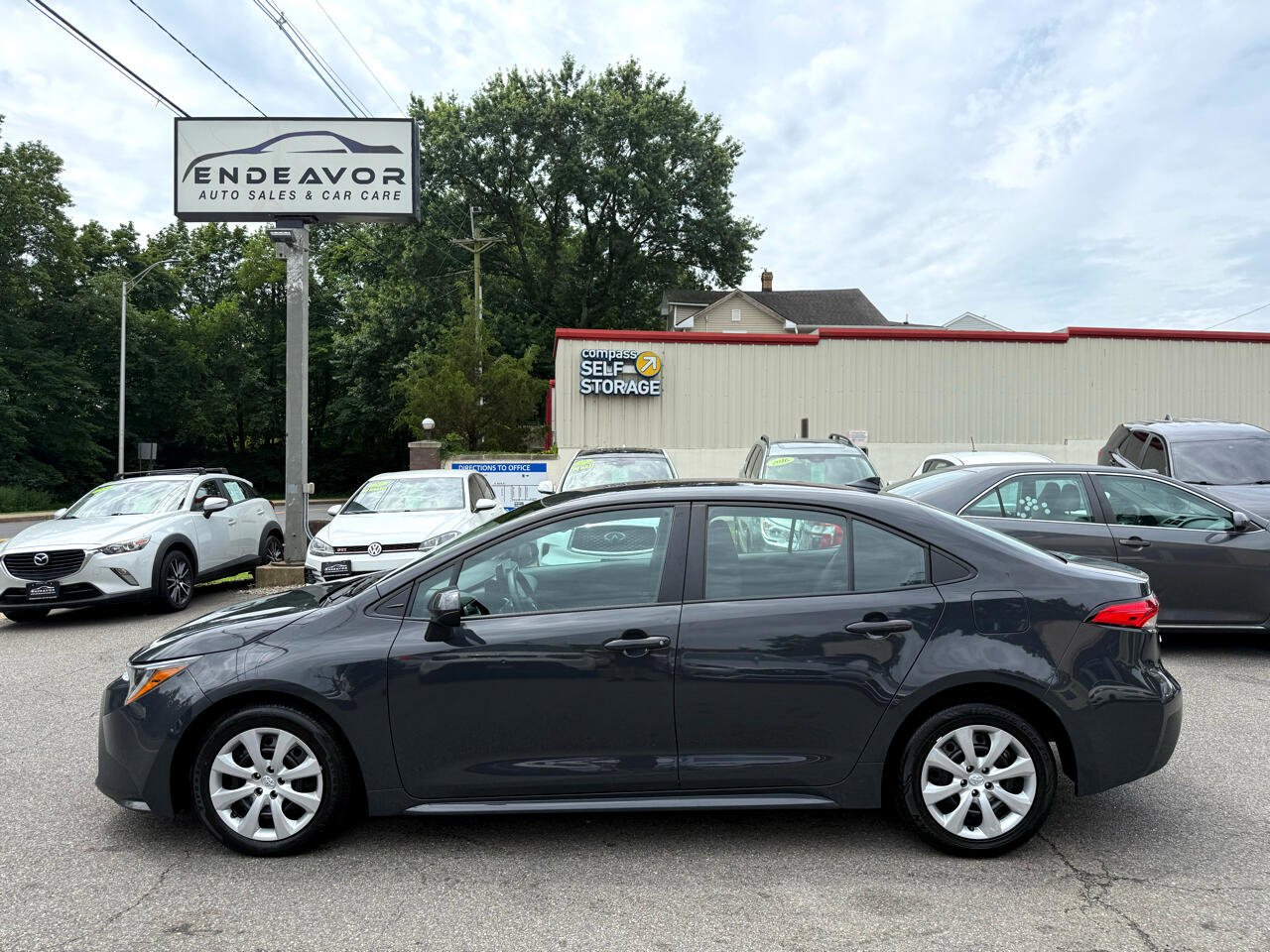 Used 2023 Toyota Corolla LE image 4