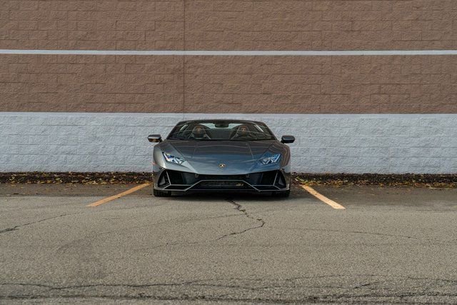 Used 2024 Lamborghini Huracan EVO image 32