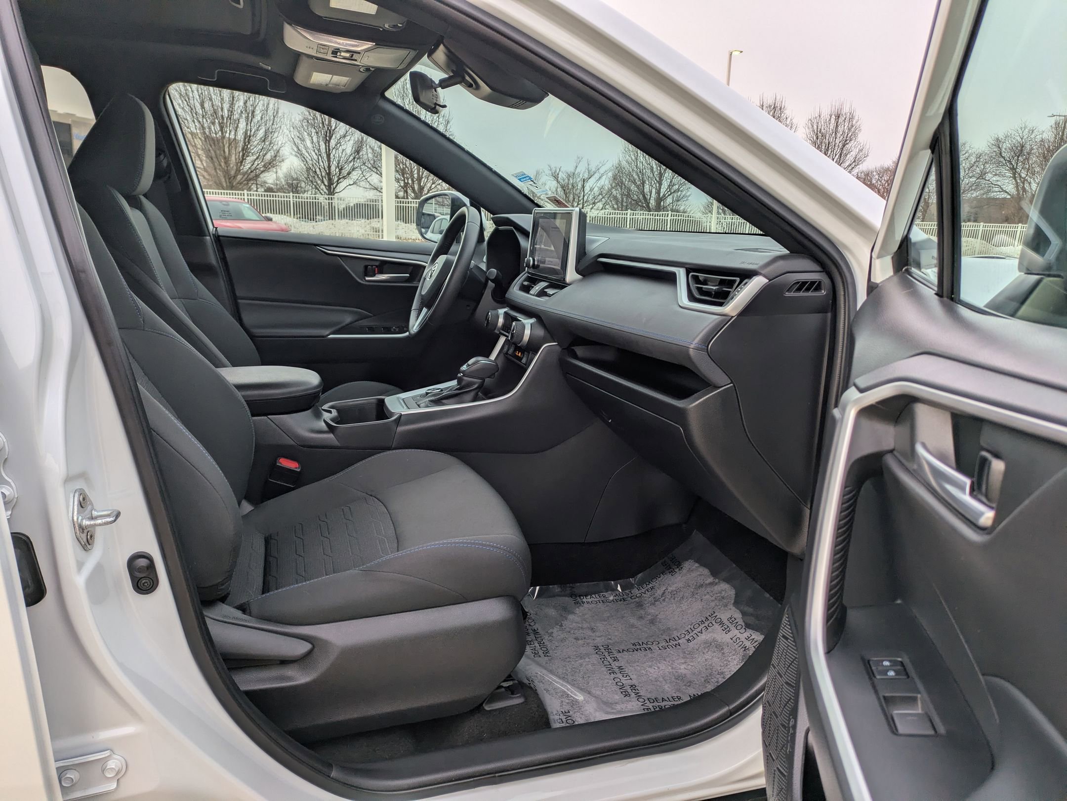 Used 2023 Toyota RAV4 SE w/ Convenience Package image 26