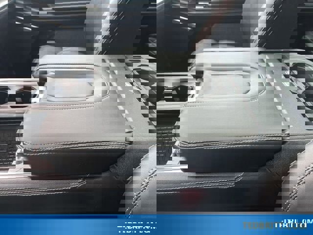 Certified 2025 Ford Expedition Max Platinum image 36