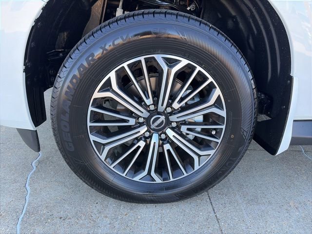 New 2026 Nissan Armada SL w/ Captain's Chari Seat Package image 10