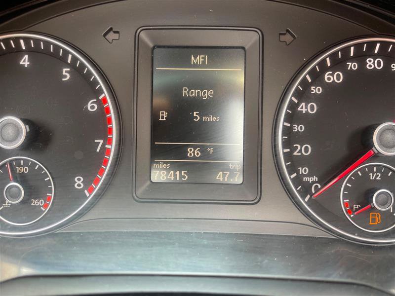 Used 2011 Volkswagen Eos Lux FWD image 32