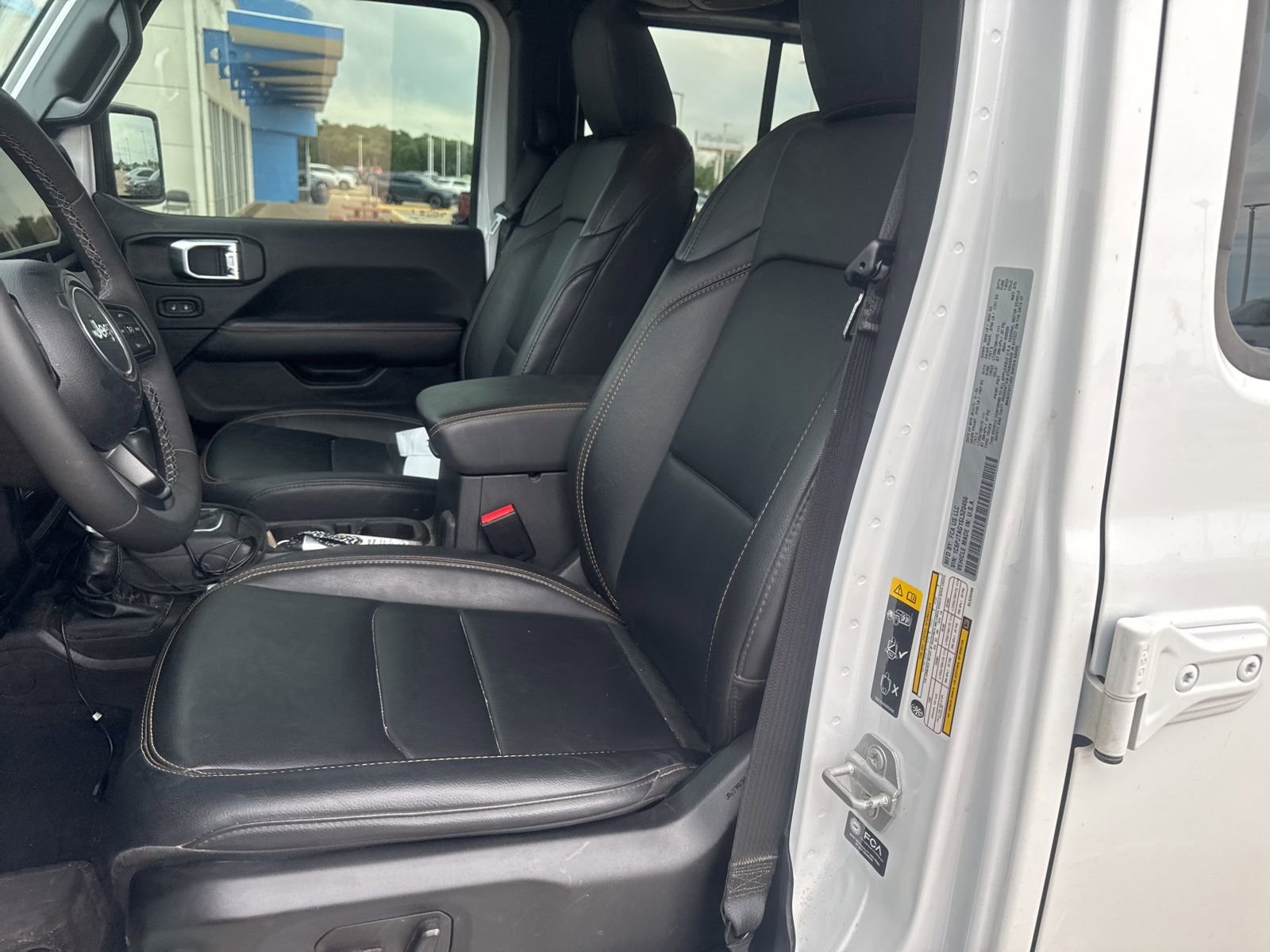 Used 2025 Jeep Gladiator Sport image 13