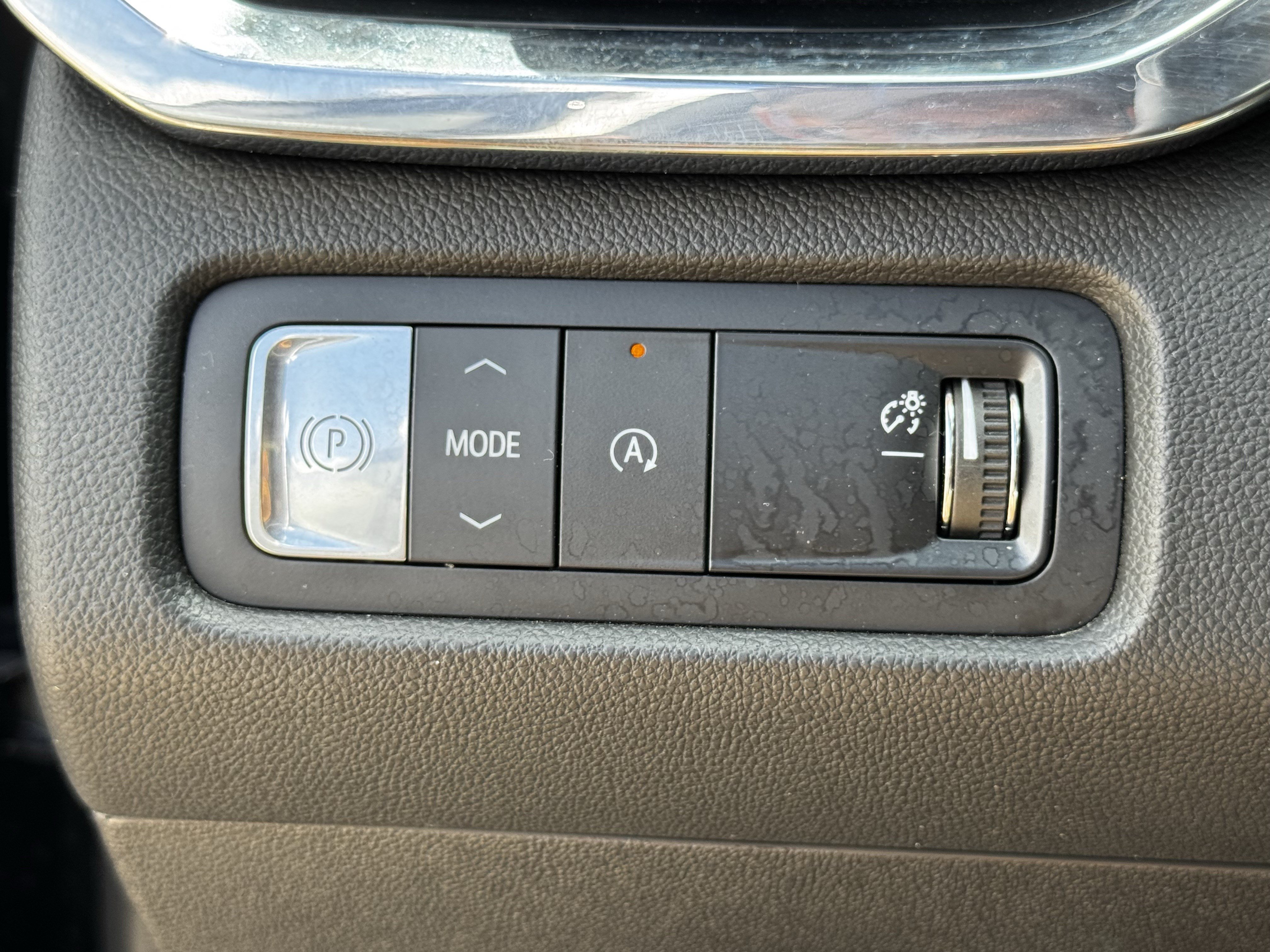 Used 2024 GMC Acadia Elevation FWD image 25