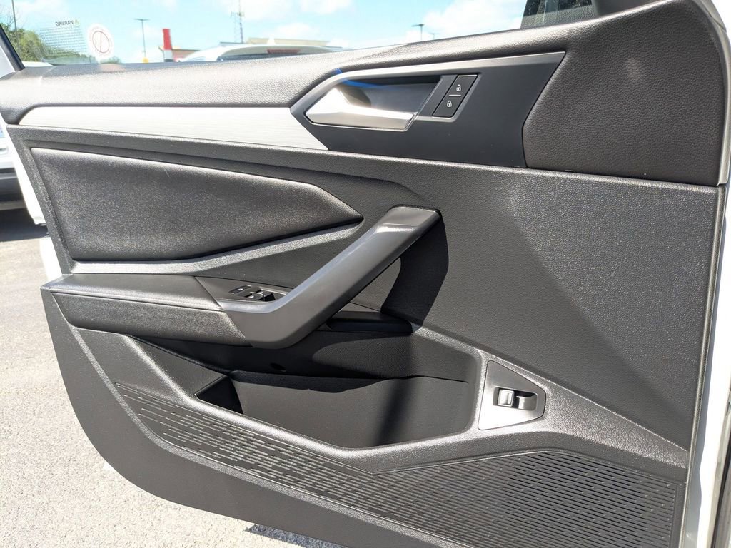 Used 2025 Volkswagen Jetta Sport image 16