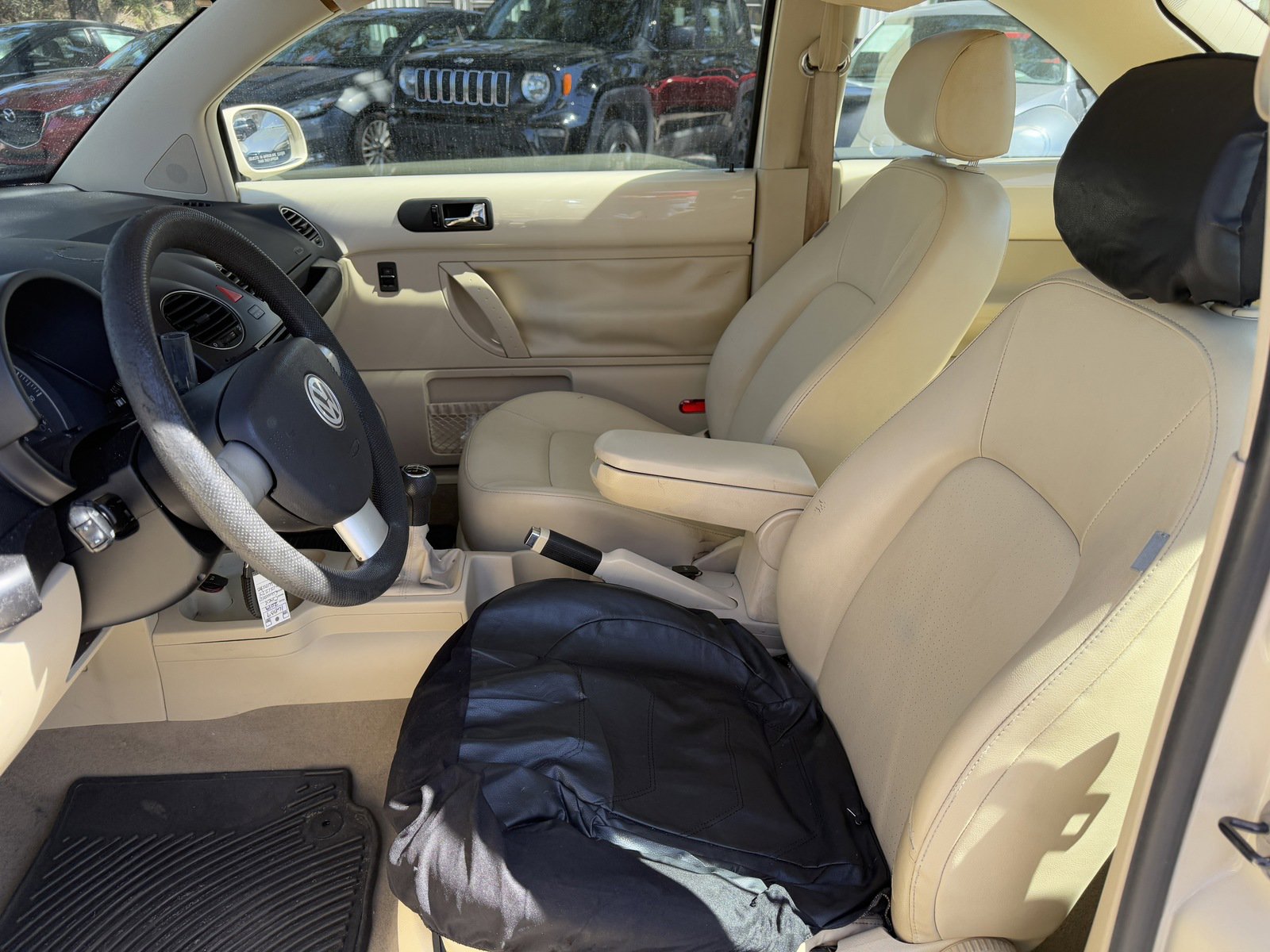 Used 2008 Volkswagen Beetle S image 9