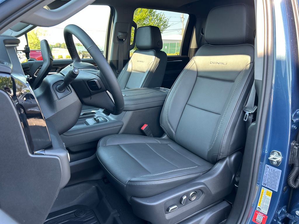 New 2026 GMC Sierra 3500 Denali w/ Denali Reserve Package AWD/4WD image 16