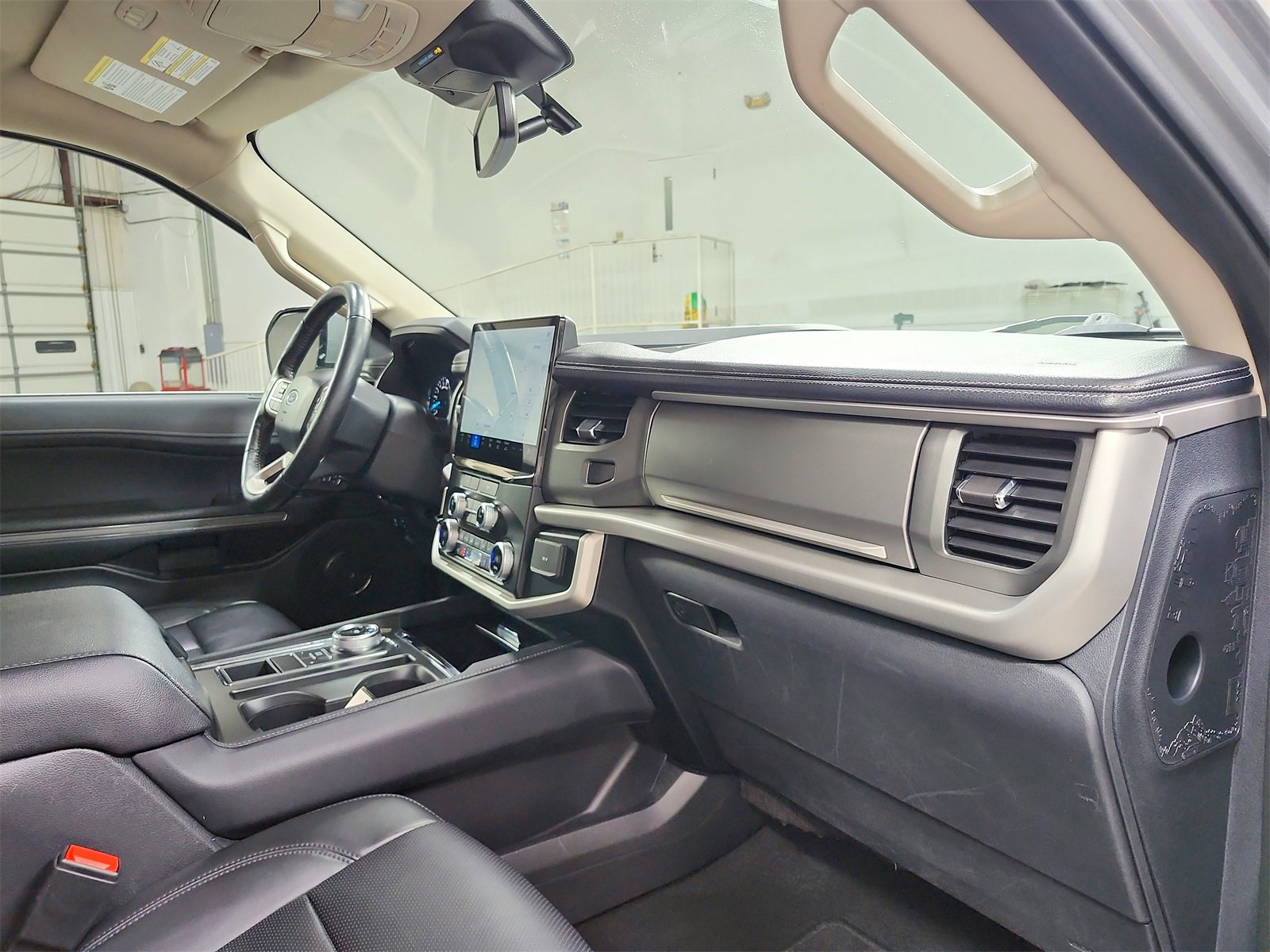 Used 2024 Ford Expedition Max XLT image 38