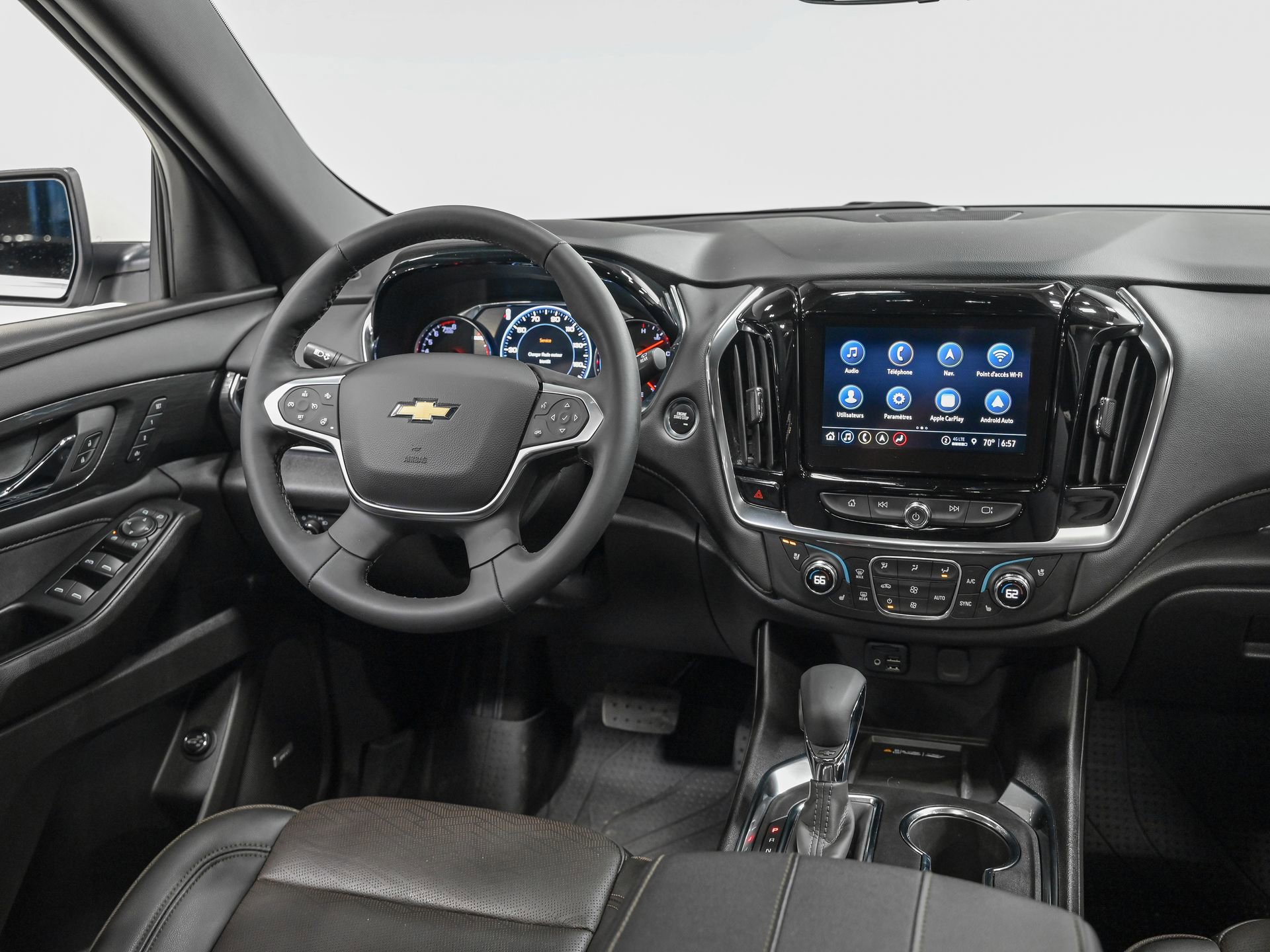 Used 2023 Chevrolet Traverse High Country w/ LPO, Floor Liner Package FWD image 30