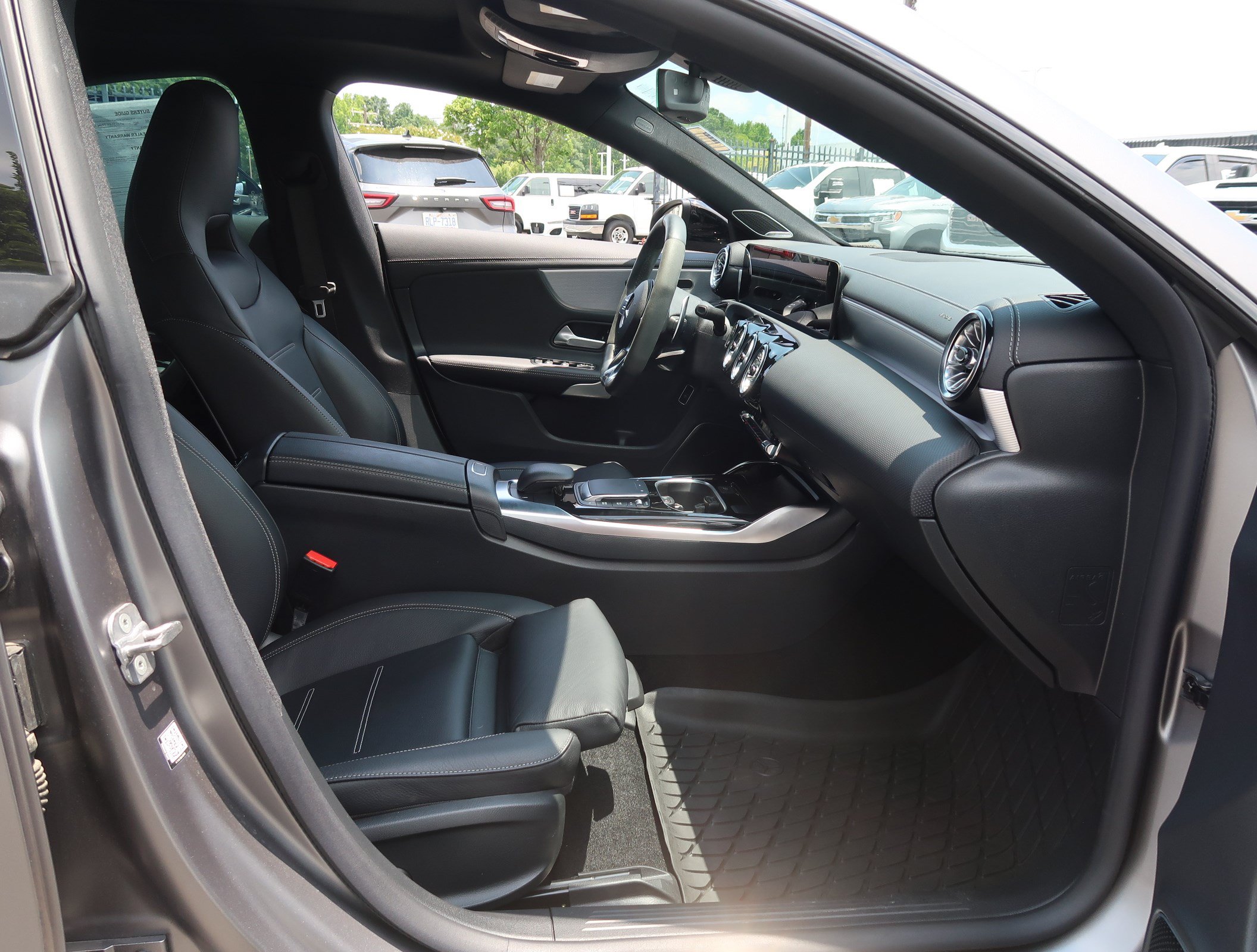 Used 2023 Mercedes-Benz CLA 35 AMG 4MATIC image 40