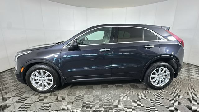 Used 2022 Cadillac XT4 Luxury w/ Driver Awareness Package AWD/4WD image 5