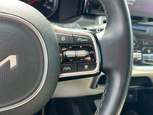 Certified 2022 Kia Sorento SX image 23