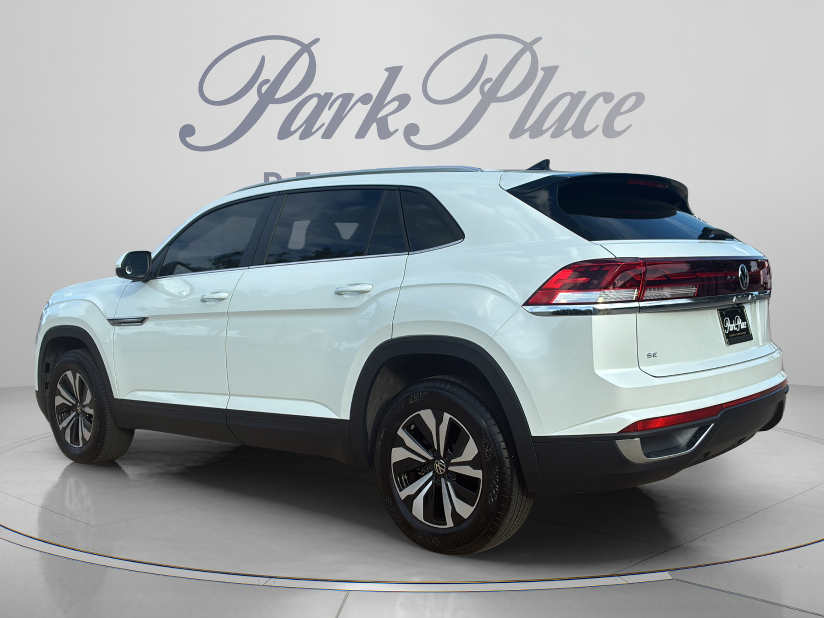 Used 2026 Volkswagen Atlas Cross Sport SE FWD image 3