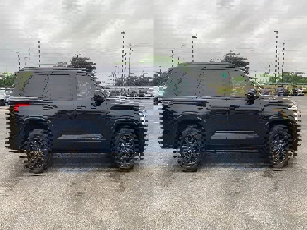 Certified 2023 Toyota Sequoia Platinum image 4