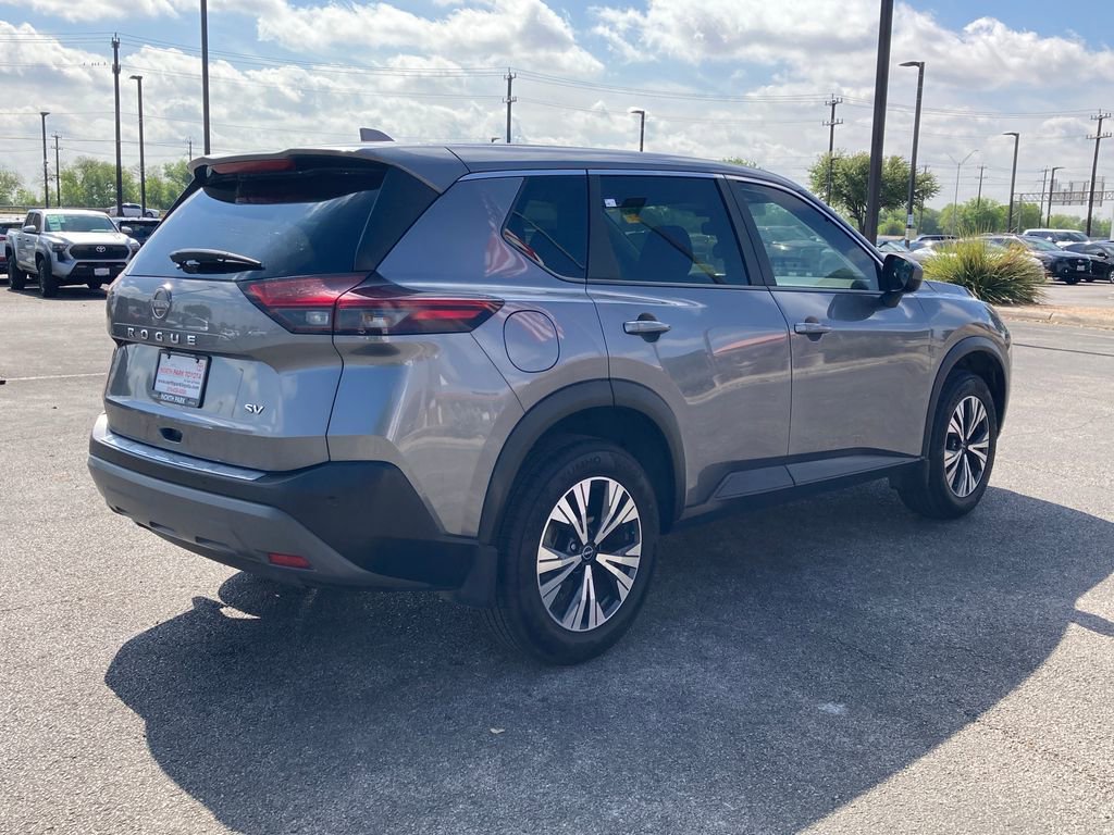 Used 2023 Nissan Rogue SV image 5