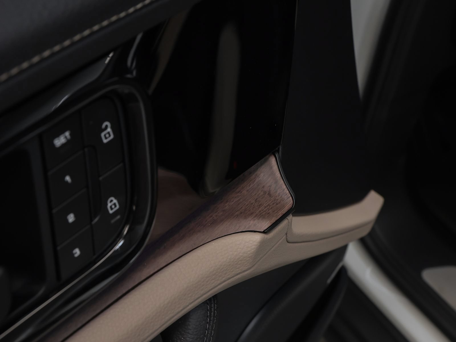 Certified 2025 Porsche Panamera 4 AWD/4WD image 33