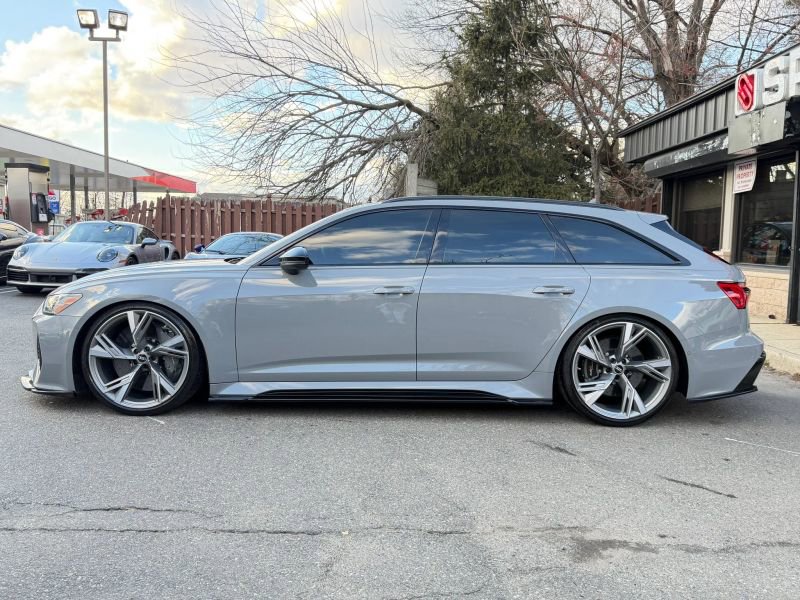 Used 2021 Audi RS 6 w/ Black Optic Package AWD/4WD image 9