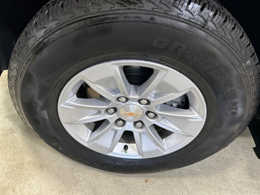 Used 2025 Chevrolet Silverado 1500 LT image 8