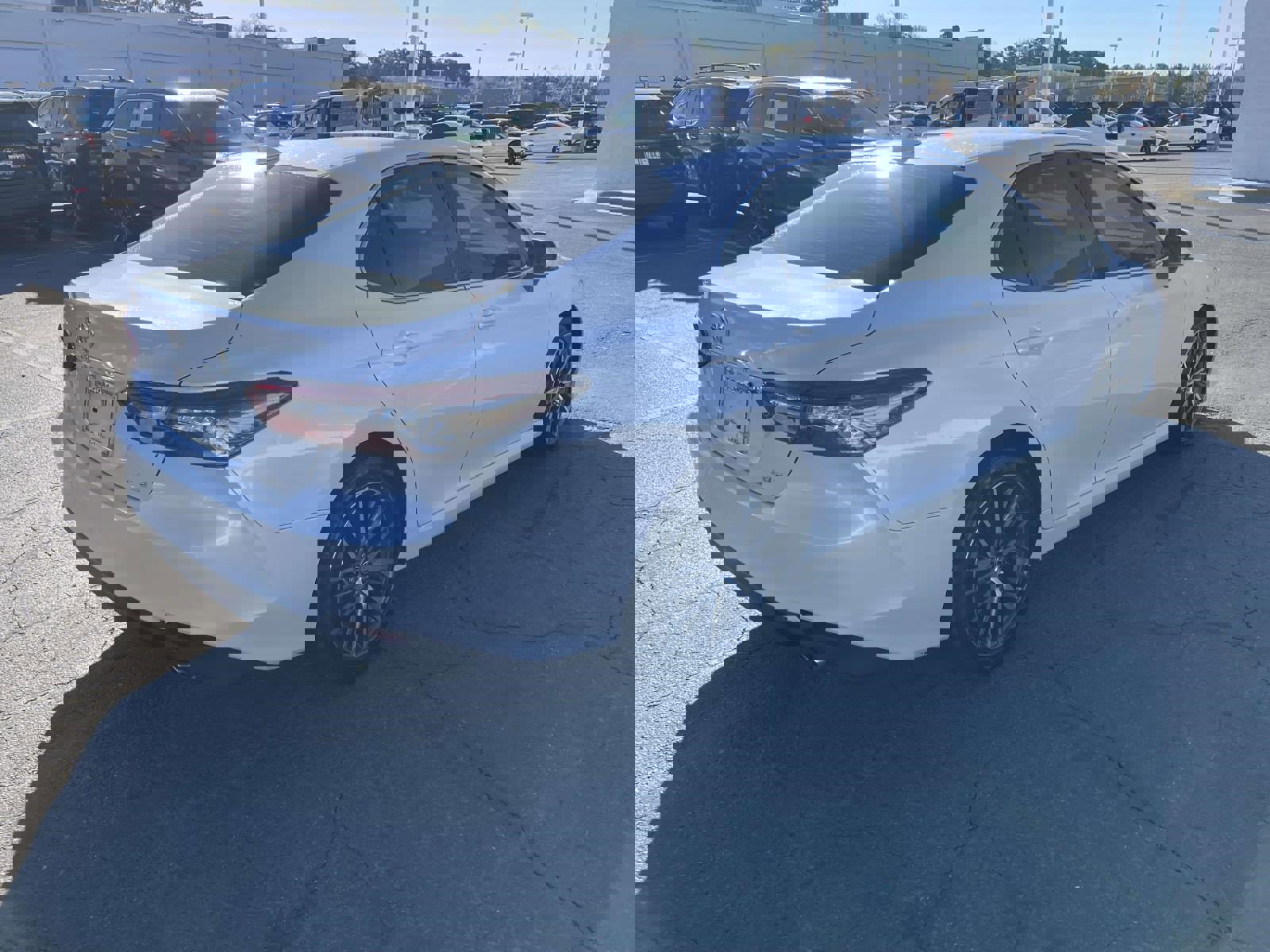 Used 2021 Toyota Camry XLE image 8