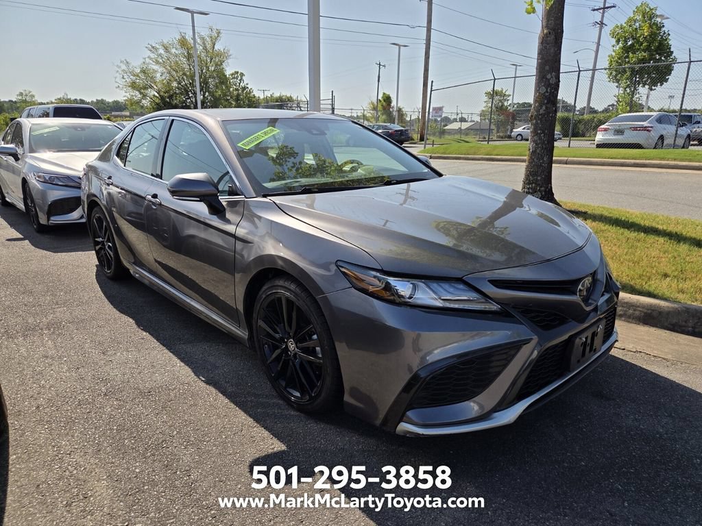 Used 2023 Toyota Camry XSE FWD image 3