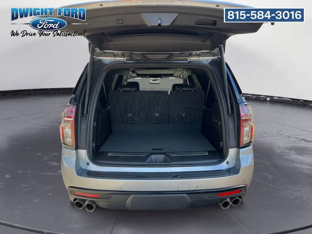 Used 2023 Chevrolet Suburban RST w/ Sport Performance Package AWD/4WD image 18