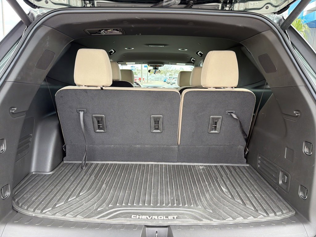 Used 2023 Chevrolet Traverse LT image 8
