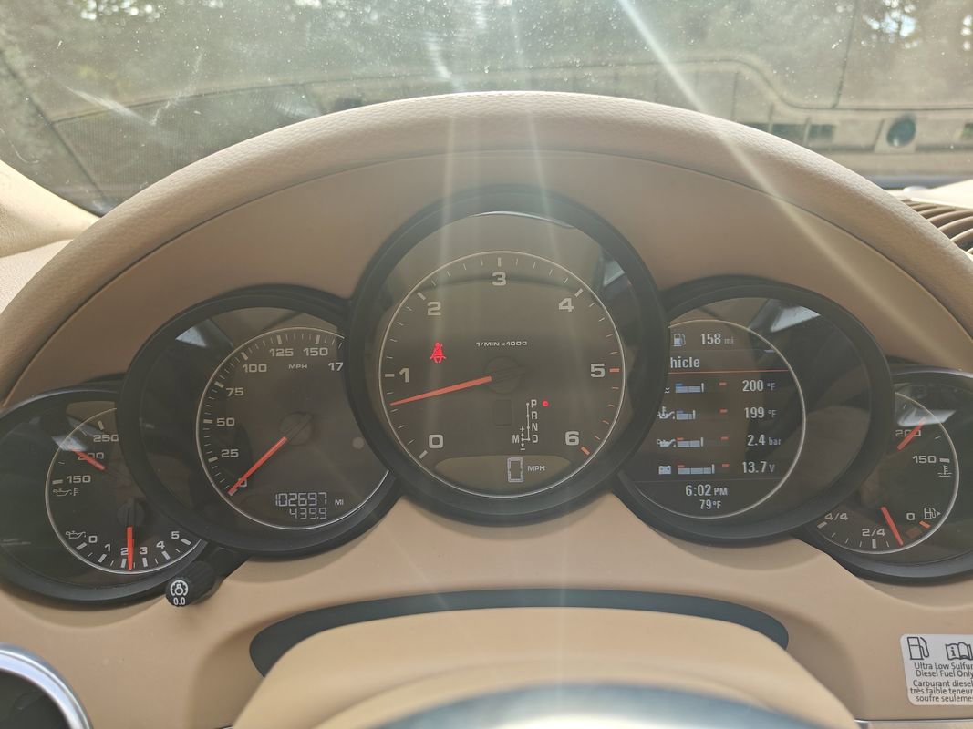 Used 2015 Porsche Cayenne Diesel w/ Premium Package AWD/4WD image 30