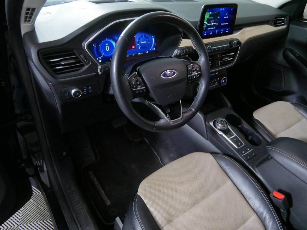 Used 2021 Ford Escape Titanium w/ Titanium Elite Package AWD/4WD image 12