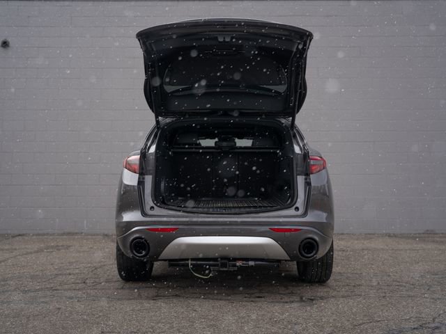 Used 2023 Alfa Romeo Stelvio Ti image 14