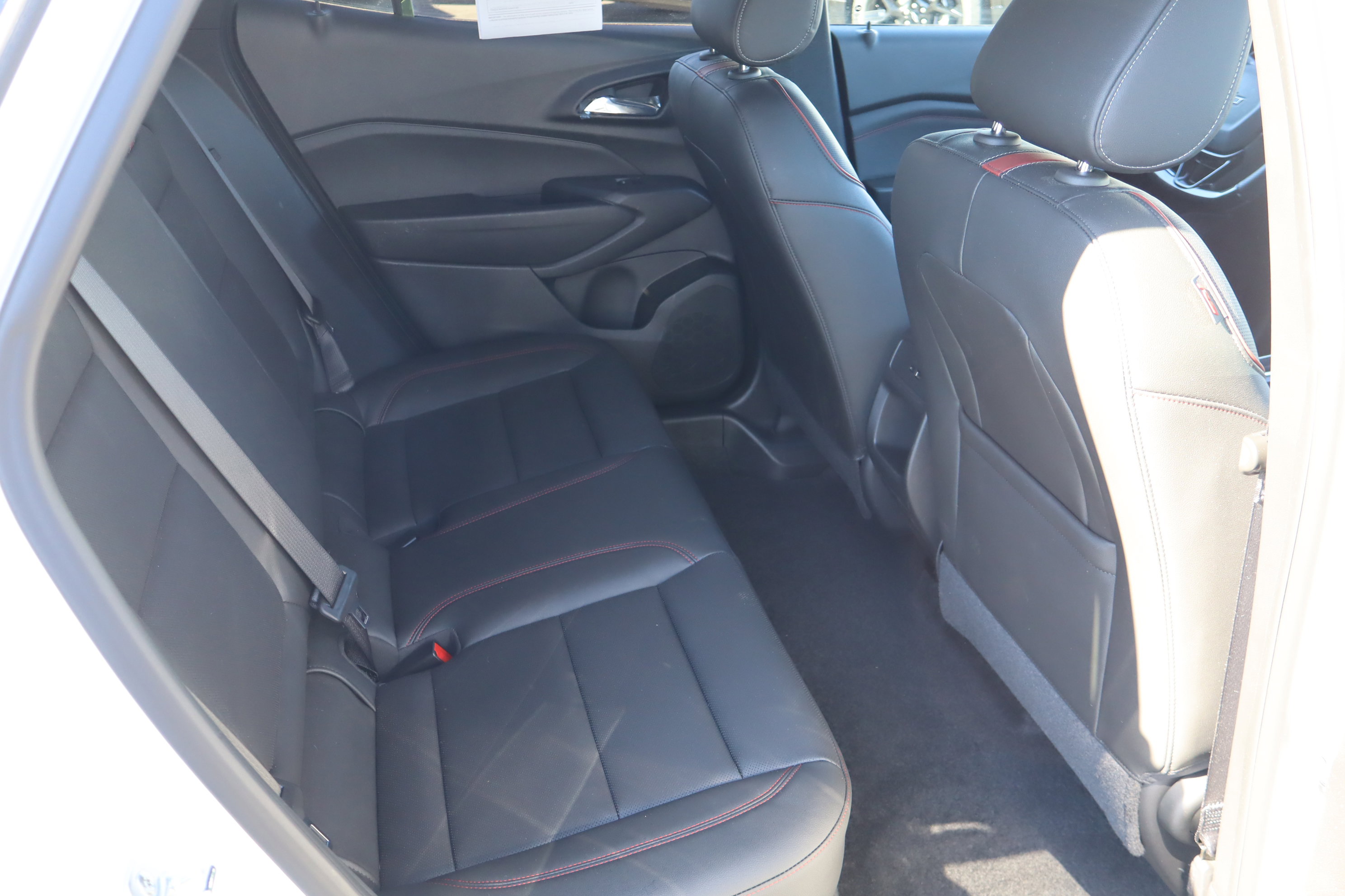 Certified 2024 Chevrolet Trax RS w/ Driver Confidence Package image 35