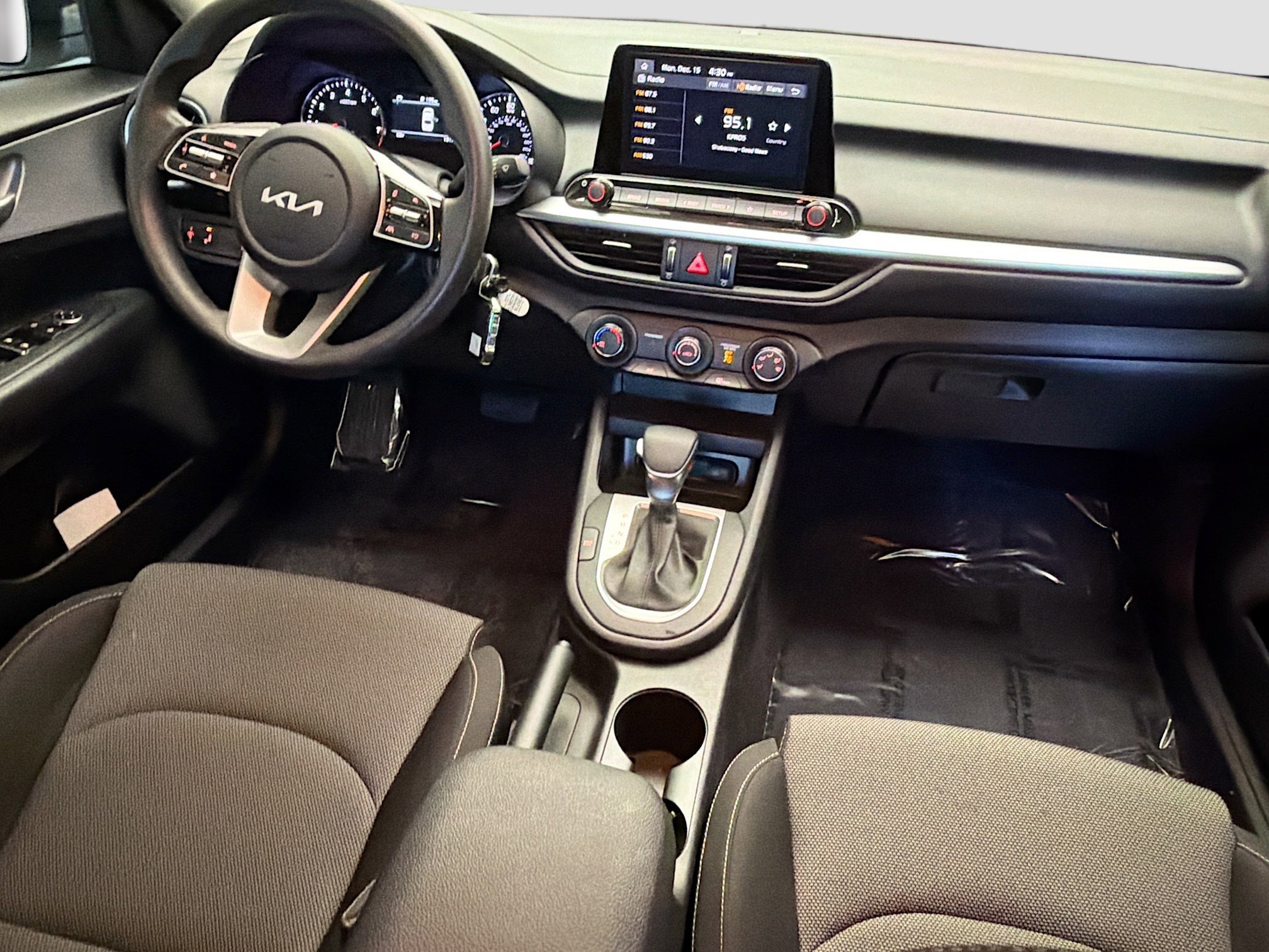 Used 2024 Kia Forte LXS w/ LXS Technology Package image 11